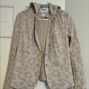 Tan leopard pattern jacket with hood